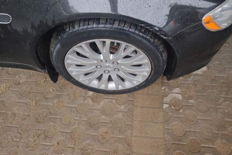 Used Maserati President 2010 4.2L Elite Edition Right Front Wheel Hub