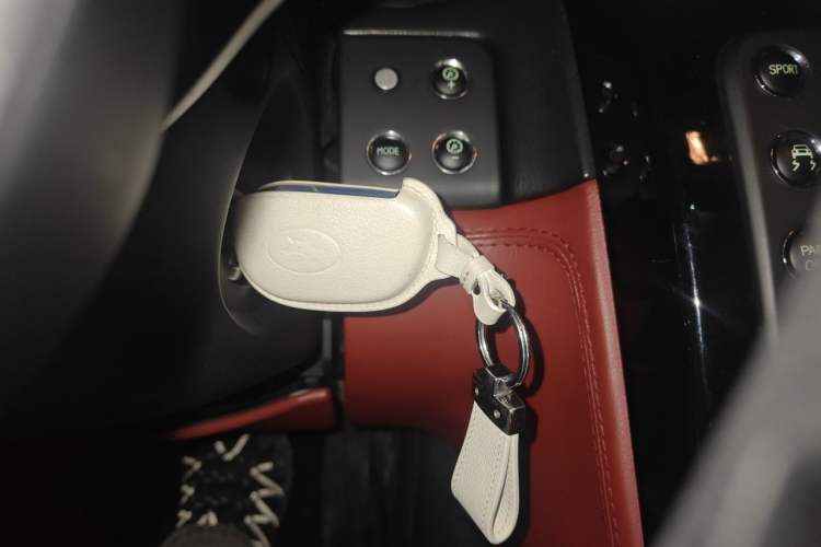 Used Maserati President 2010 4.7L Executive Edition Vehicle Key