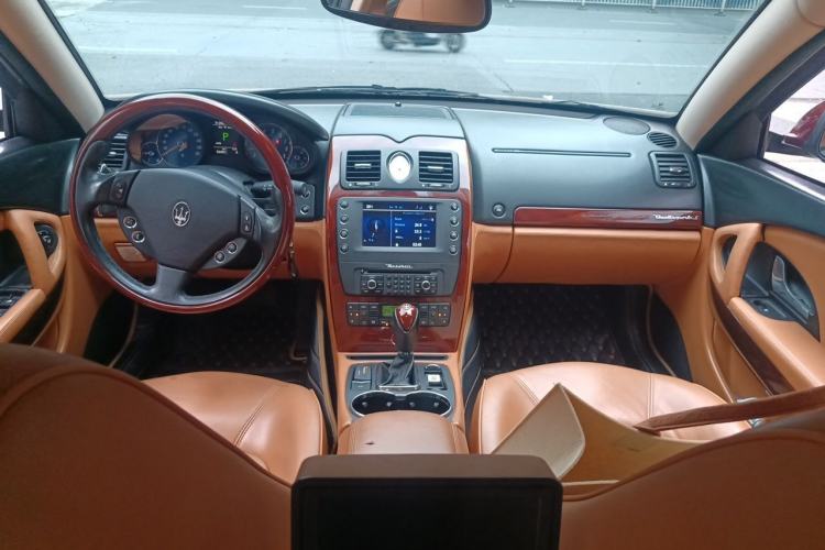 Used Maserati President 2010 4.7L Executive Edition Center Console