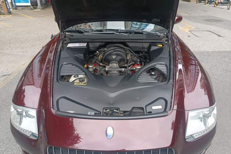 Used Maserati President 2010 4.7L Executive Edition Engine Bay