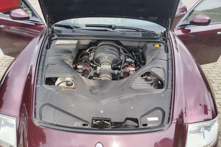 Used Maserati President 2010 4.7L Deluxe Edition Engine Bay