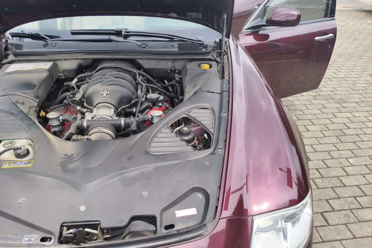 Used Maserati President 2010 4.7L Deluxe Edition Engine Bay Left