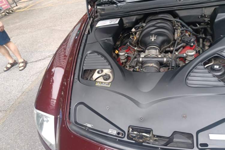 Used Maserati President 2010 4.7L Executive Edition Engine Bay Right