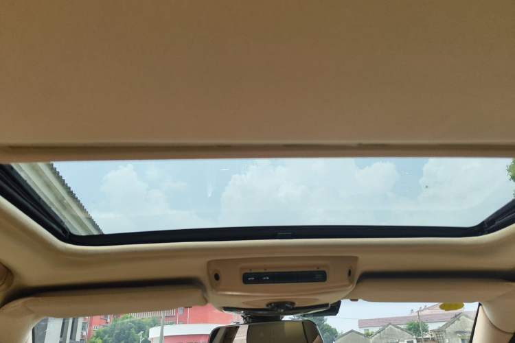 Used Maserati President 2010 4.7L Deluxe Edition Headliner