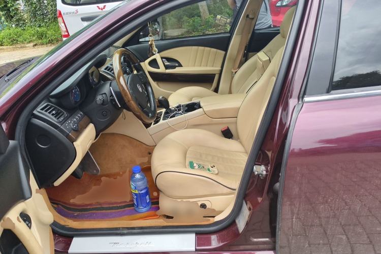 Used Maserati President 2010 4.7L Deluxe Edition Left Front Seat