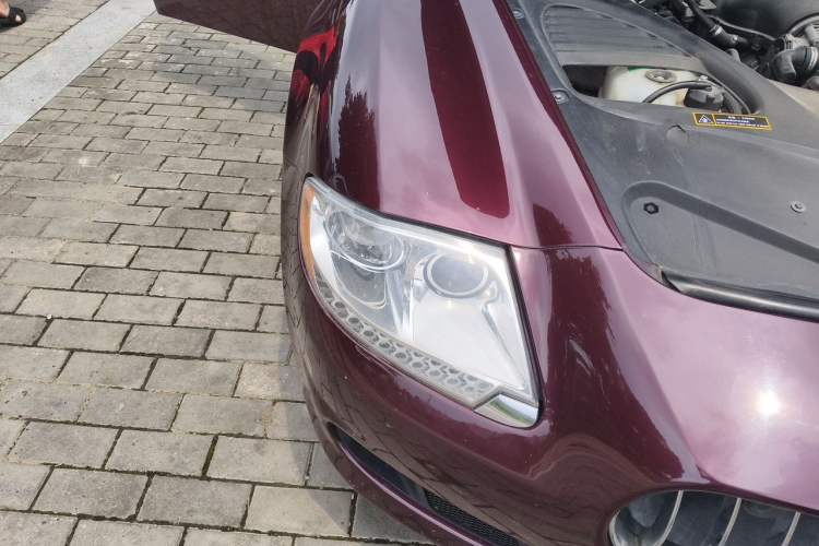 Used Maserati President 2010 4.7L Deluxe Edition Right Front Headlight