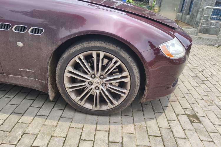 Used Maserati President 2010 4.7L Deluxe Edition Right Front Wheel Hub