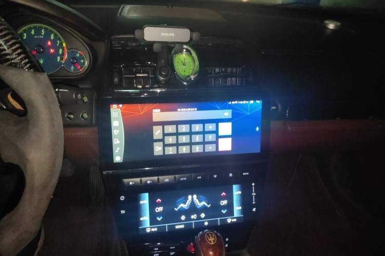 Used Maserati President 2010 4.7L Executive Edition Audio And AC Panel