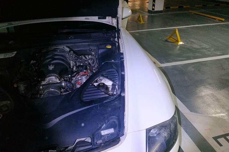 Used Maserati President 2010 4.7L Sport Edition Engine Bay Left