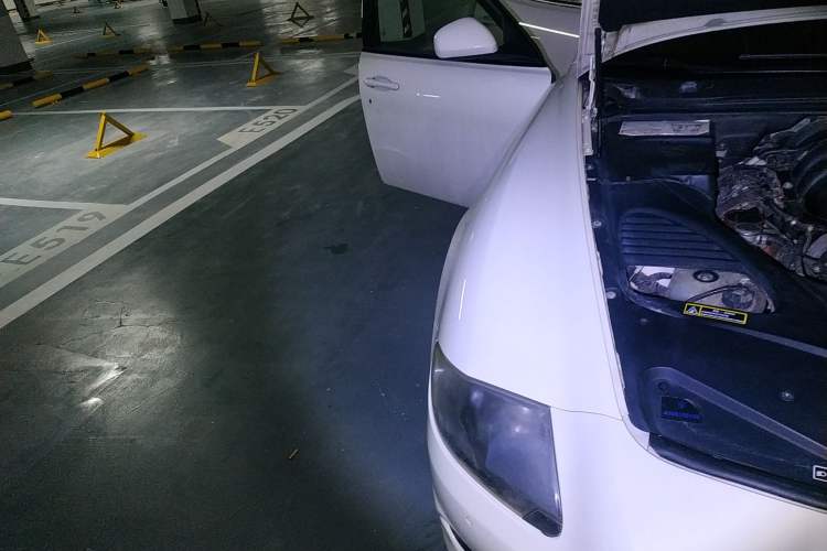 Used Maserati President 2010 4.7L Sport Edition Engine Bay Right