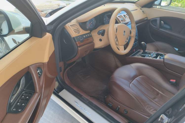 Used Maserati President 2010 4.2L Elite Edition Interior 3