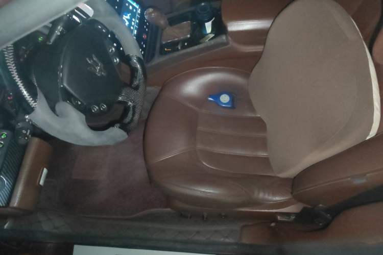 Used Maserati President 2010 4.7L Executive Edition Left Front Seat