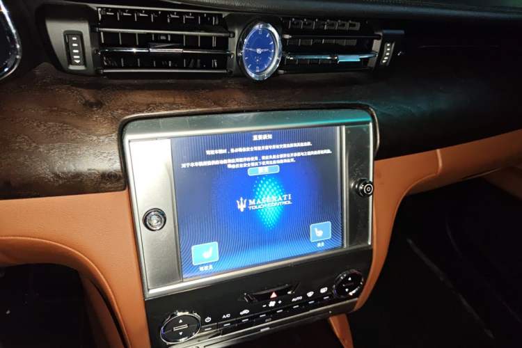Used Maserati President 2013 3.0T Standard Model Audio And AC Panel