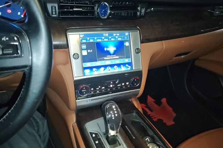 Used Maserati President 2013 3.0T Standard Model Audio And AC Panel