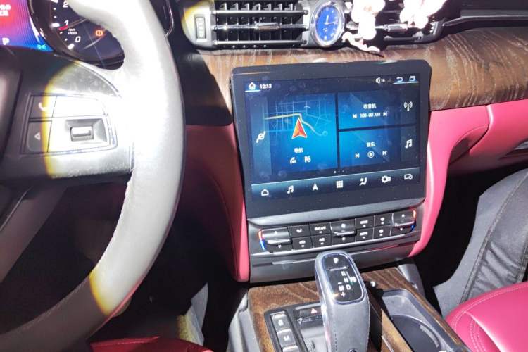 Used Maserati President 2013 3.0T Standard Model Audio And AC Panel