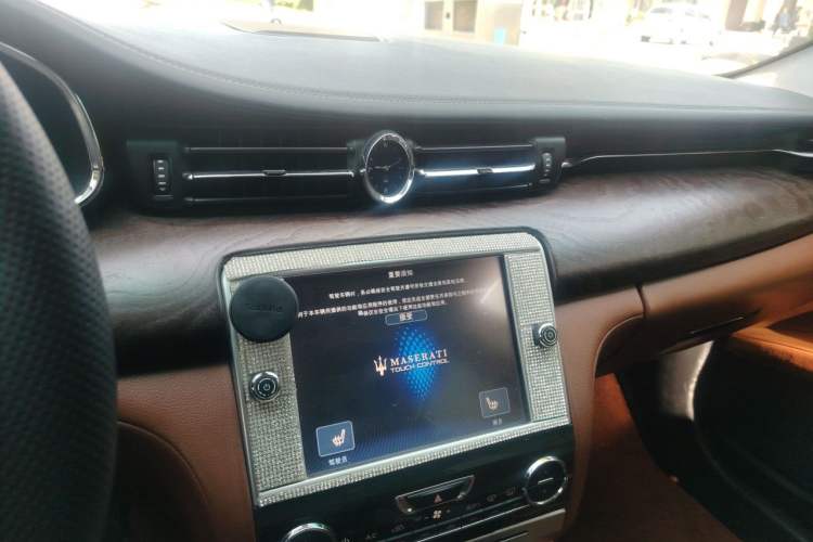 Used Maserati President 2013 3.0T Standard Model Audio And AC Panel