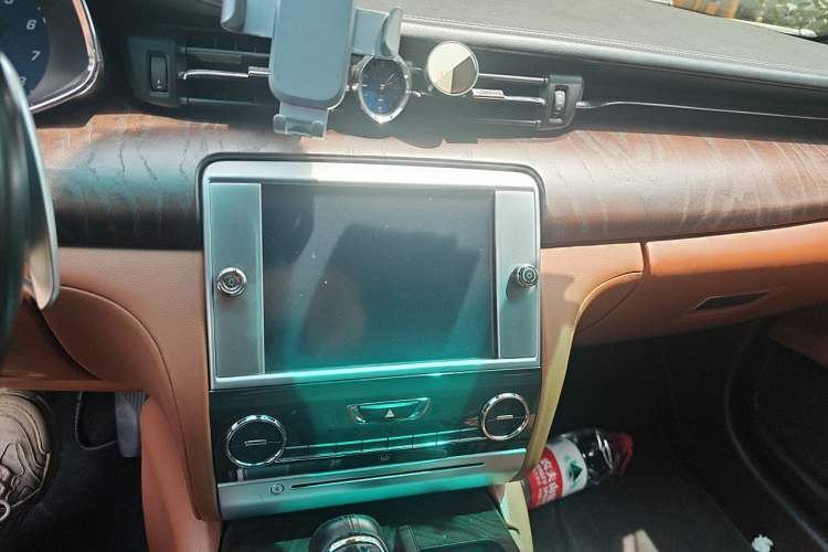 Used Maserati President 2013 3.0T Standard Model Audio And AC Panel