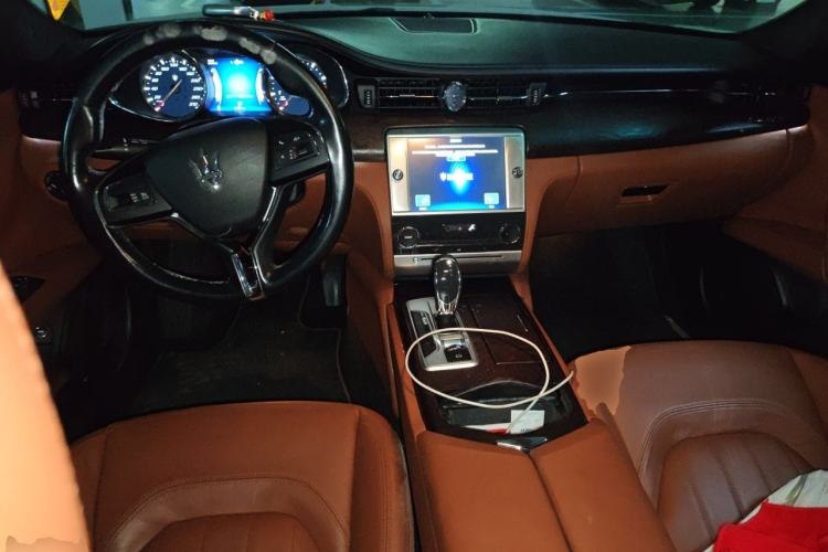Used Maserati President 2013 3.0T Standard Model Center Console