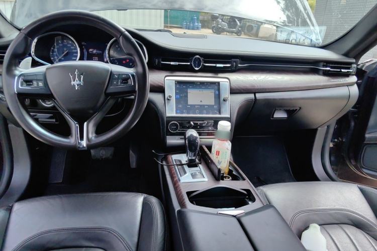 Used Maserati President 2013 3.0T Standard Model Center Console