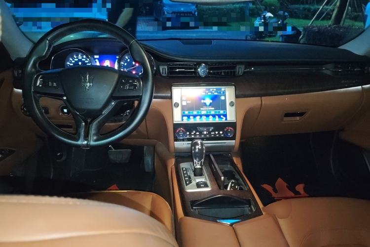 Used Maserati President 2013 3.0T Standard Model Center Console