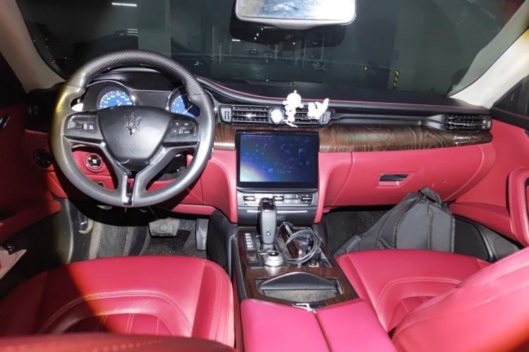 Used Maserati President 2013 3.0T Standard Model Center Console