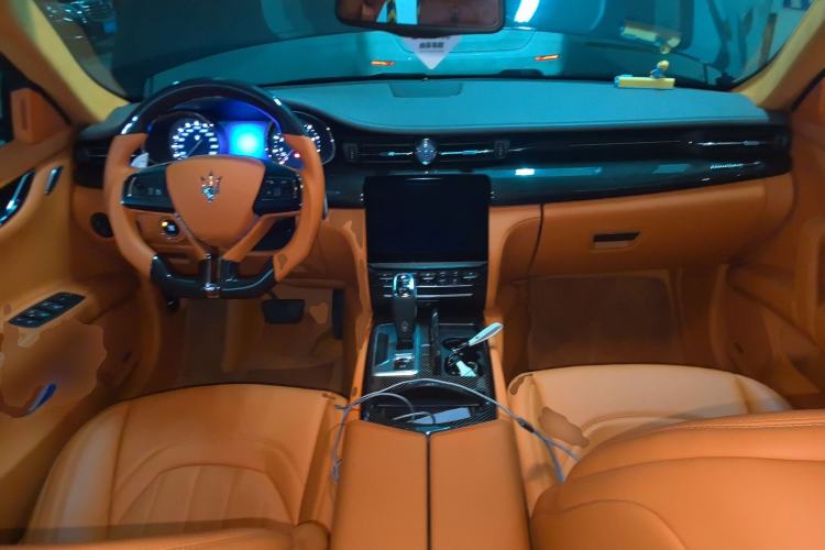 Used Maserati President 2013 3.8T Standard Model Center Console