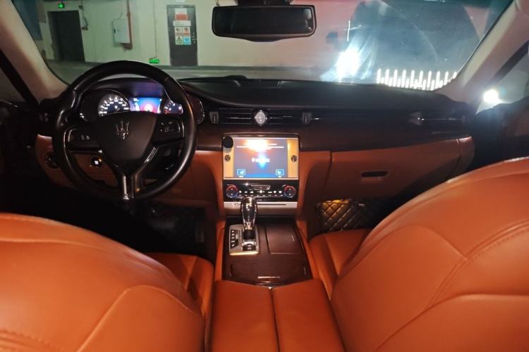 Used Maserati President 2013 3.0T Standard Model Center Console