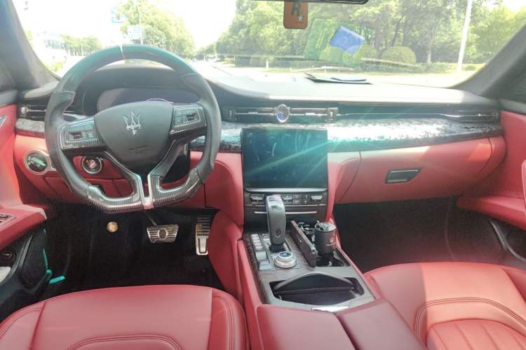 Used Maserati President 2013 3.0T Standard Model Center Console