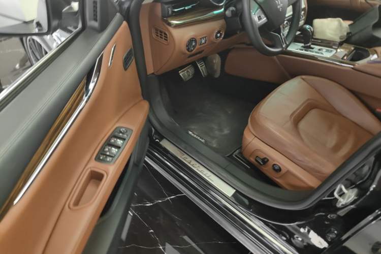 Used Maserati President 2013 3.0T Standard Model Driver Seat