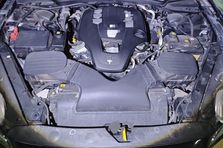 Used Maserati President 2013 3.0T Standard Model Engine Bay