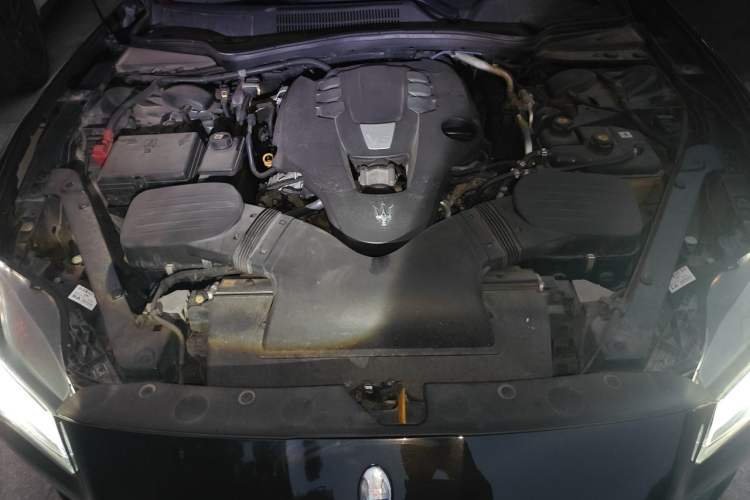 Used Maserati President 2013 3.0T Standard Model Engine Bay