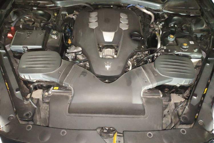 Used Maserati President 2013 3.0T Standard Model Engine Bay
