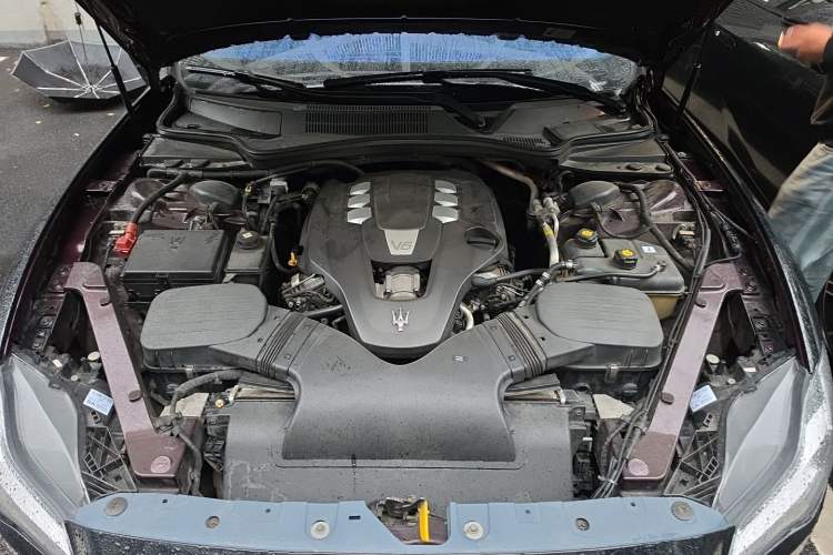 Used Maserati President 2013 3.0T Standard Model Engine Bay