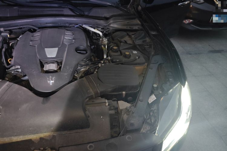 Used Maserati President 2013 3.0T Standard Model Engine Bay Left