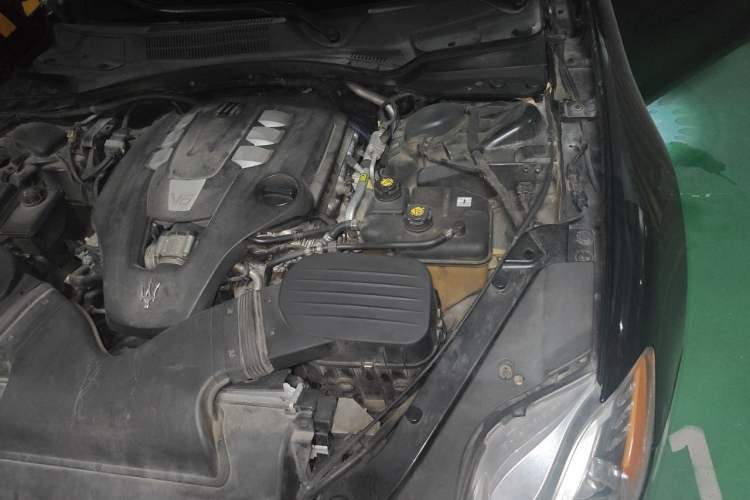 Used Maserati President 2013 3.0T Standard Model Engine Bay Left