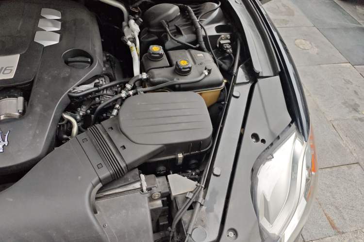 Used Maserati President 2013 3.0T Standard Model Engine Bay Left