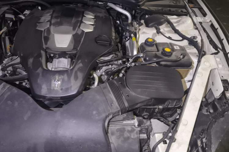 Used Maserati President 2013 3.0T Standard Model Engine Bay Left