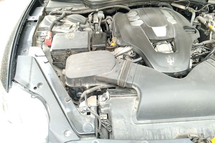 Used Maserati President 2013 3.0T Standard Model Engine Bay Right