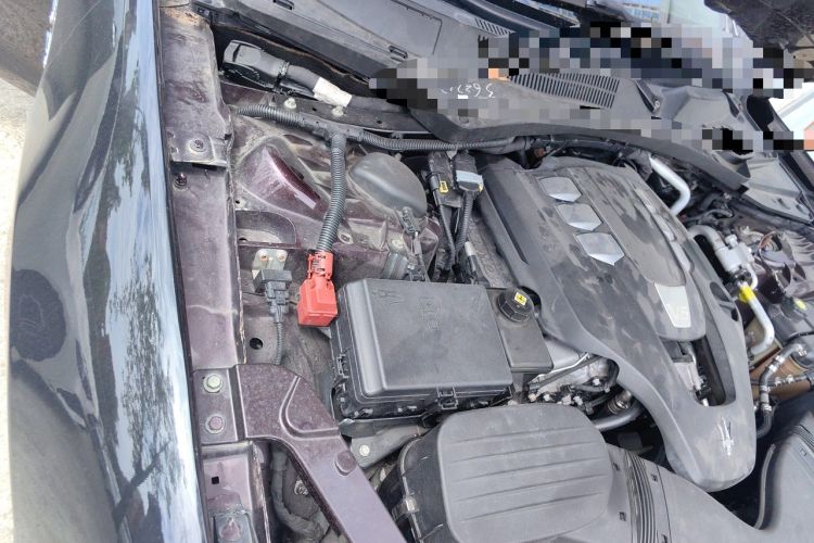Used Maserati President 2013 3.0T Standard Model Engine Bay Right