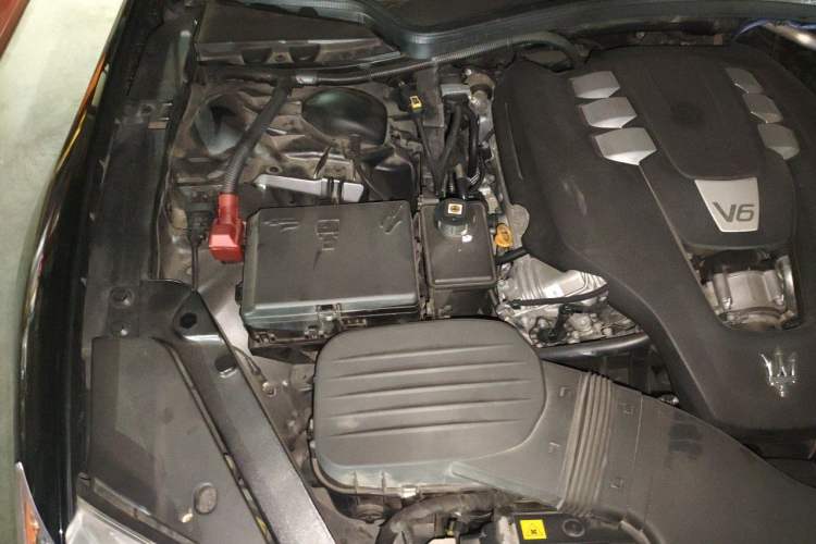 Used Maserati President 2013 3.0T Standard Model Engine Bay Right