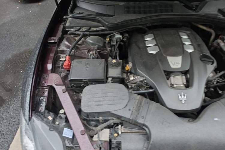 Used Maserati President 2013 3.0T Standard Model Engine Bay Right