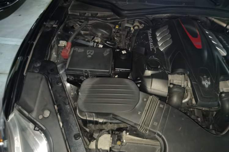 Used Maserati President 2013 3.8T Standard Model Engine Bay Right