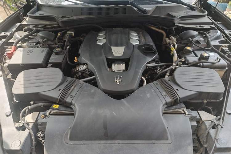 Used Maserati President 2013 3.0T Standard Model Engine Bay