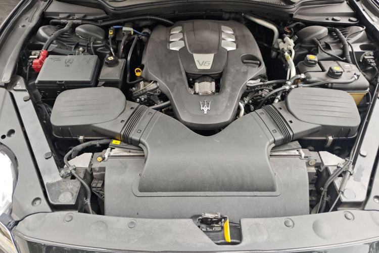 Used Maserati President 2013 3.0T Standard Model Engine Bay