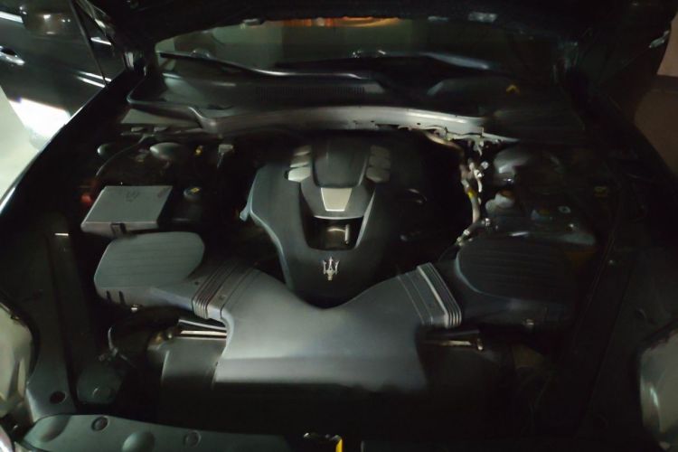 Used Maserati President 2013 3.0T Standard Model Engine Bay