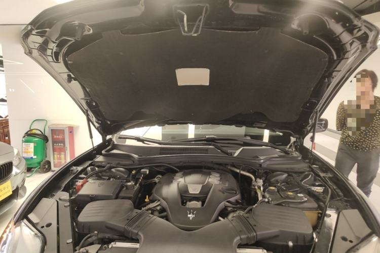 Used Maserati President 2013 3.0T Standard Model Engine Bay