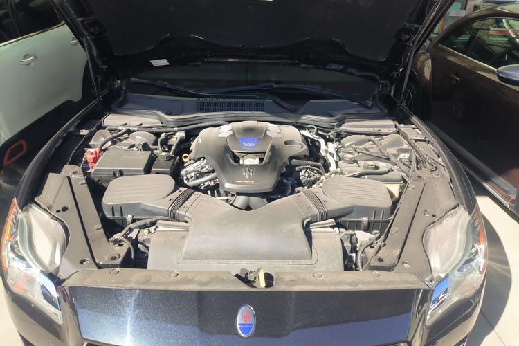 Used Maserati President 2013 3.0T Standard Model Engine Bay