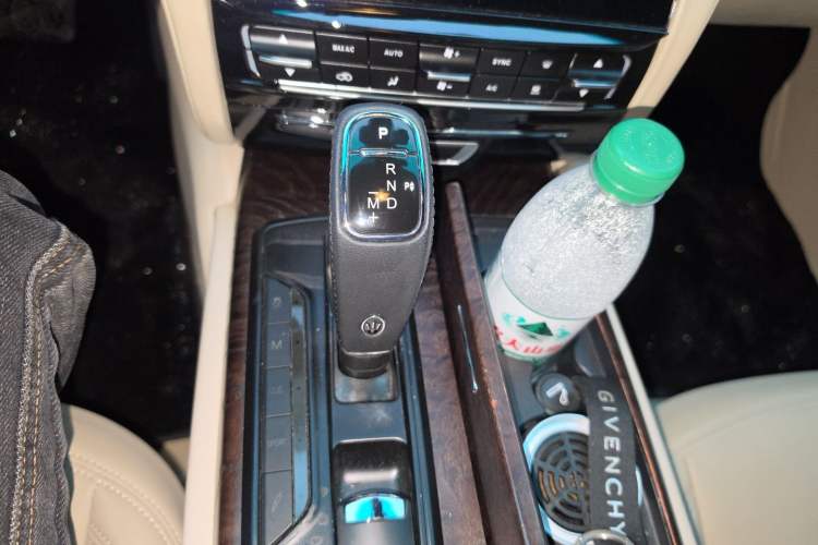 Used Maserati President 2013 3.0T Standard Model Gear Lever