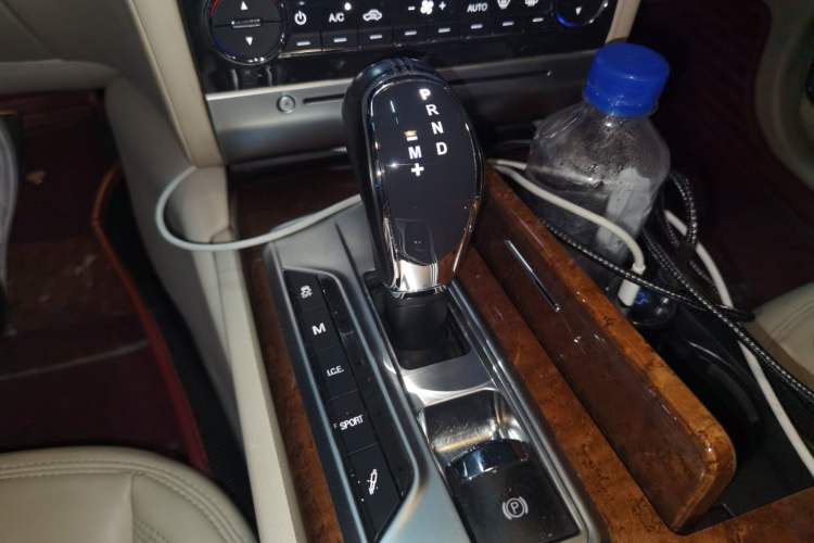 Used Maserati President 2013 3.8T Standard Model Gear Lever