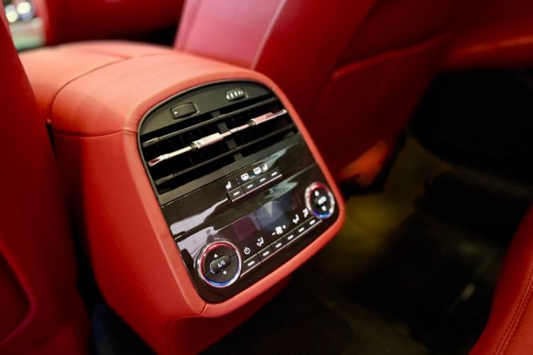 Used Maserati President 2013 3.0T Standard Model Interior 1